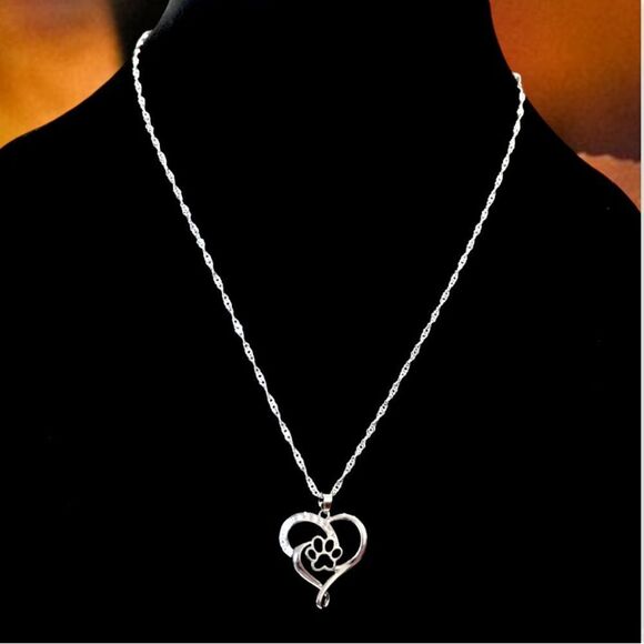 DOG HEART PAW CHARM WITH CRYSTAL ACCENTS FOR PET LOVER SILVER 925 CHAIN NECKLACE - Picture 1 of 5